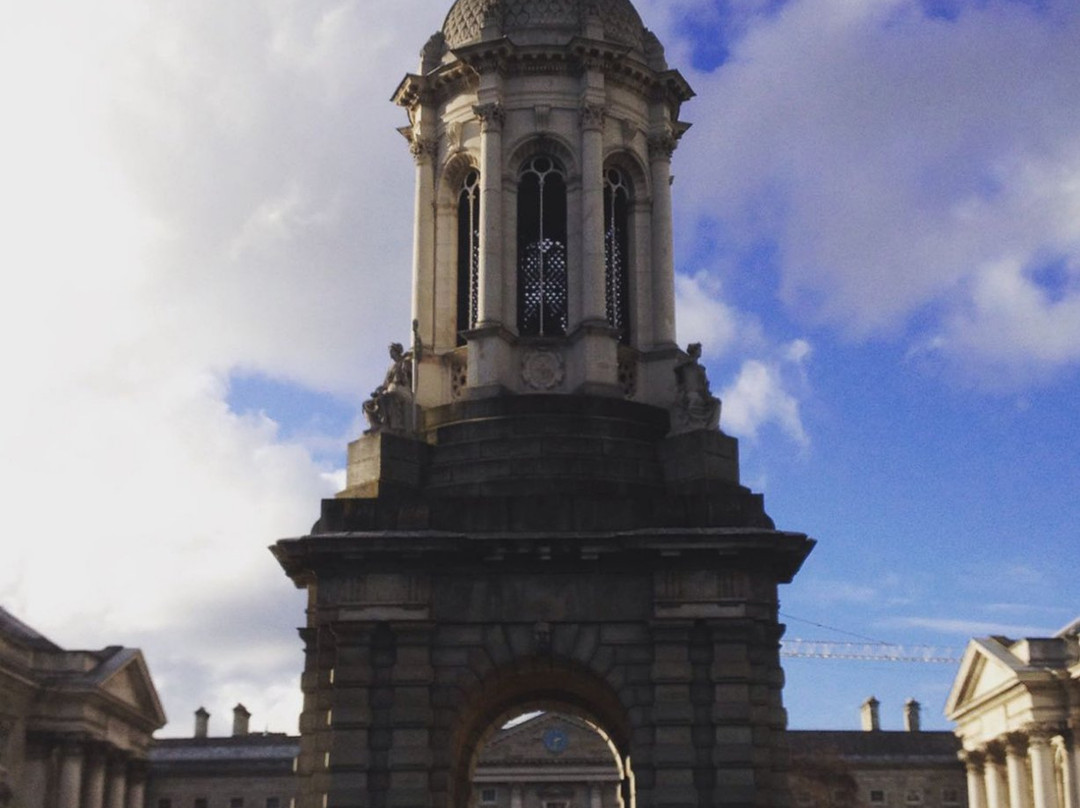 Campanile of Trinity College-都柏林必去景点