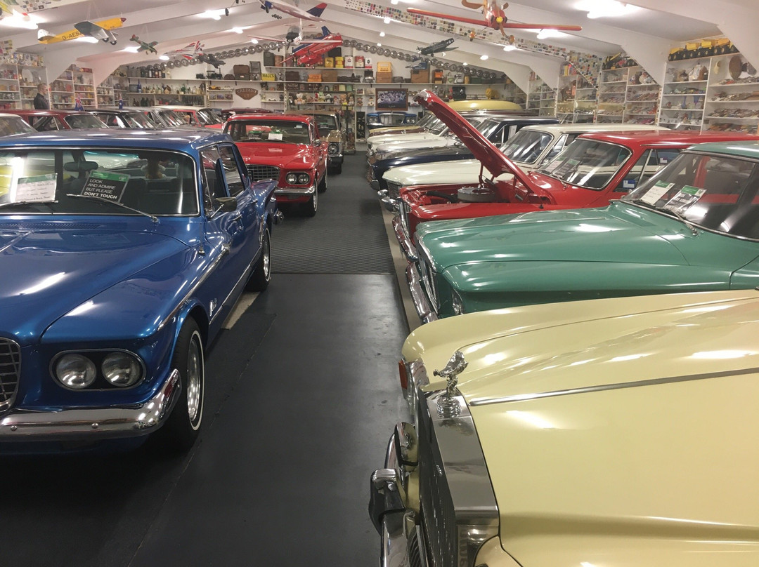 Donald & Sheila Feast's Classic Car Collection & memorabilia景点图片