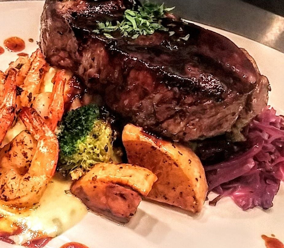 Heffley Creek餐馆和美食-BARSIDE lounge & grill