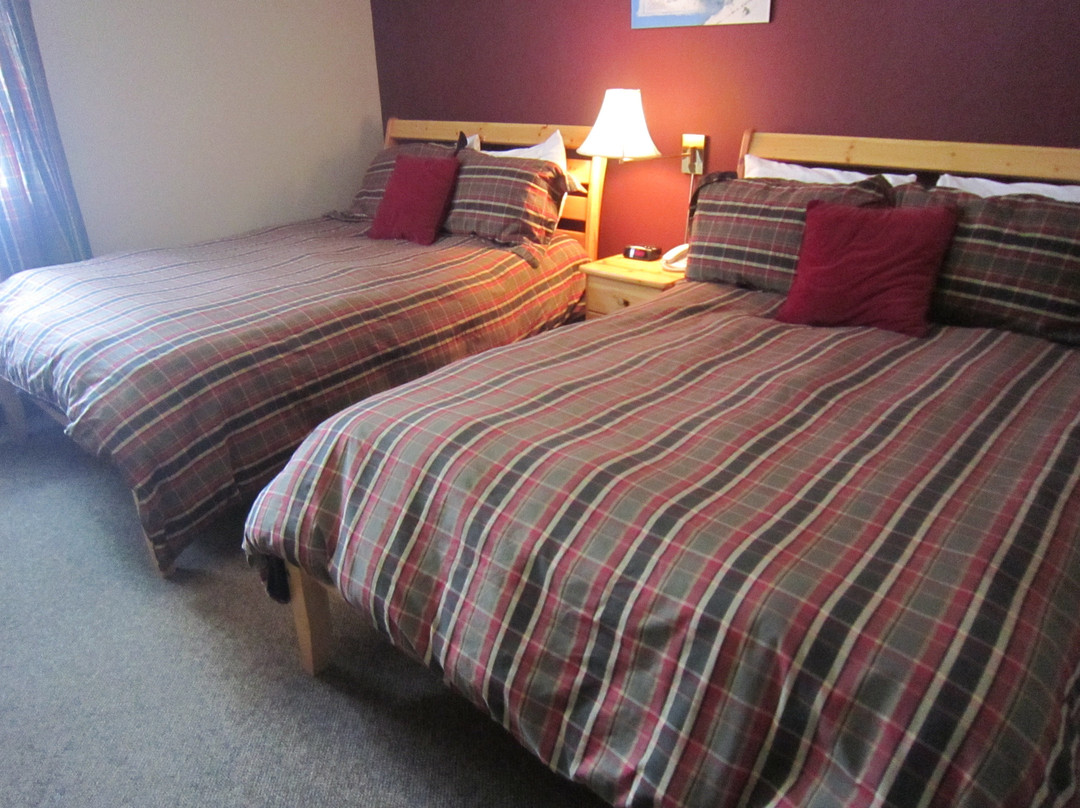 Castle Mountain Ski Lodge