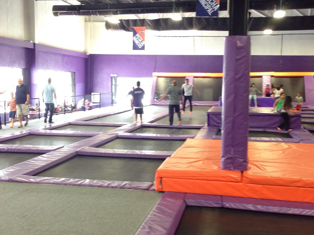 Altitude Trampoline Park-Gurabo必去景点