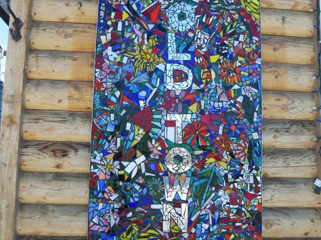 Down to Earth Gallery-黄刀镇必去景点