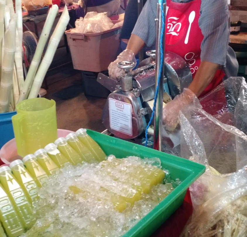 San kamphang Saturday walking street market景点图片