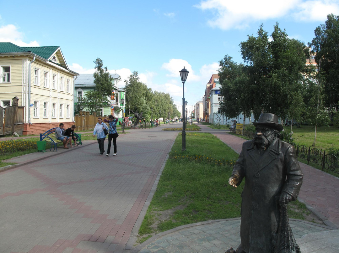 Monument to Writer Pisakhov景点图片