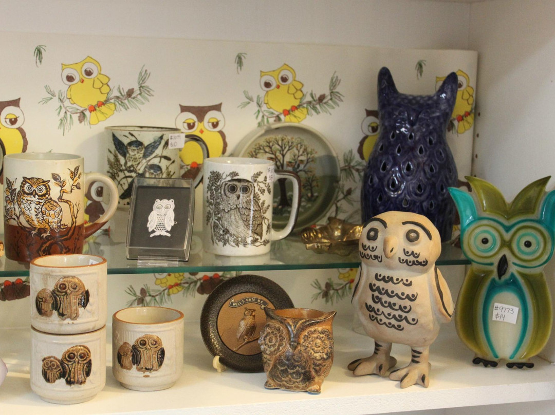 Rusty Retro Antiques & Oddities-楠帕必去景点