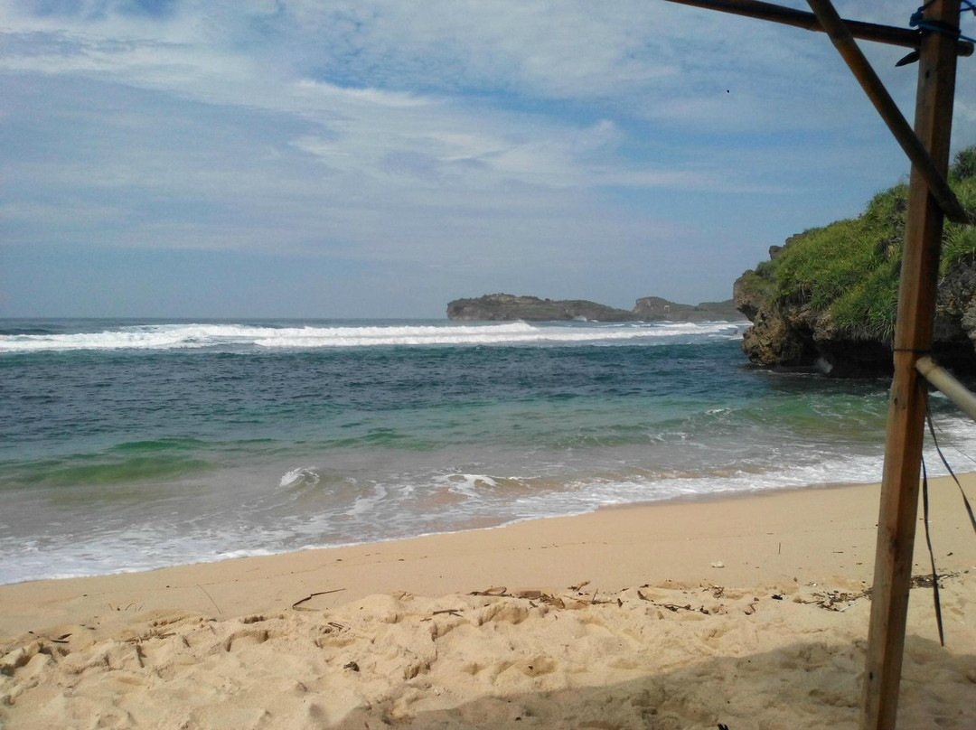 Sadranan Beach景点图片