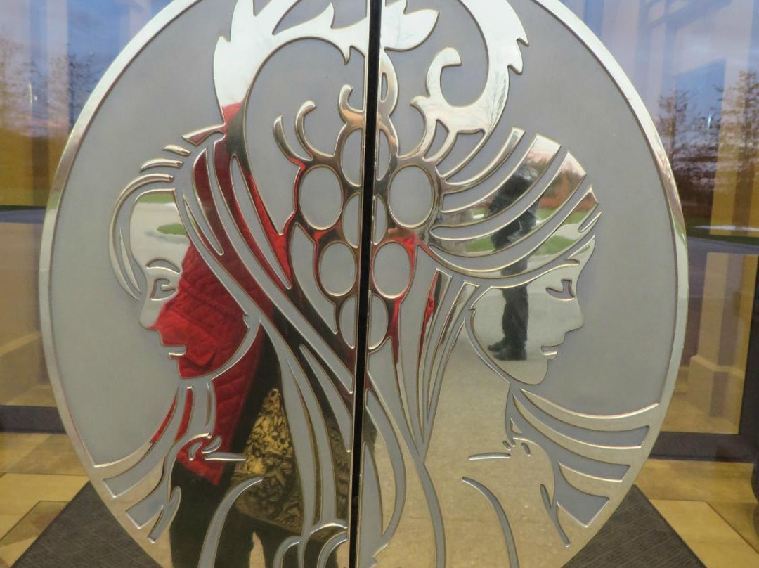 Two Sisters Vineyards-滨湖尼亚加拉必去景点