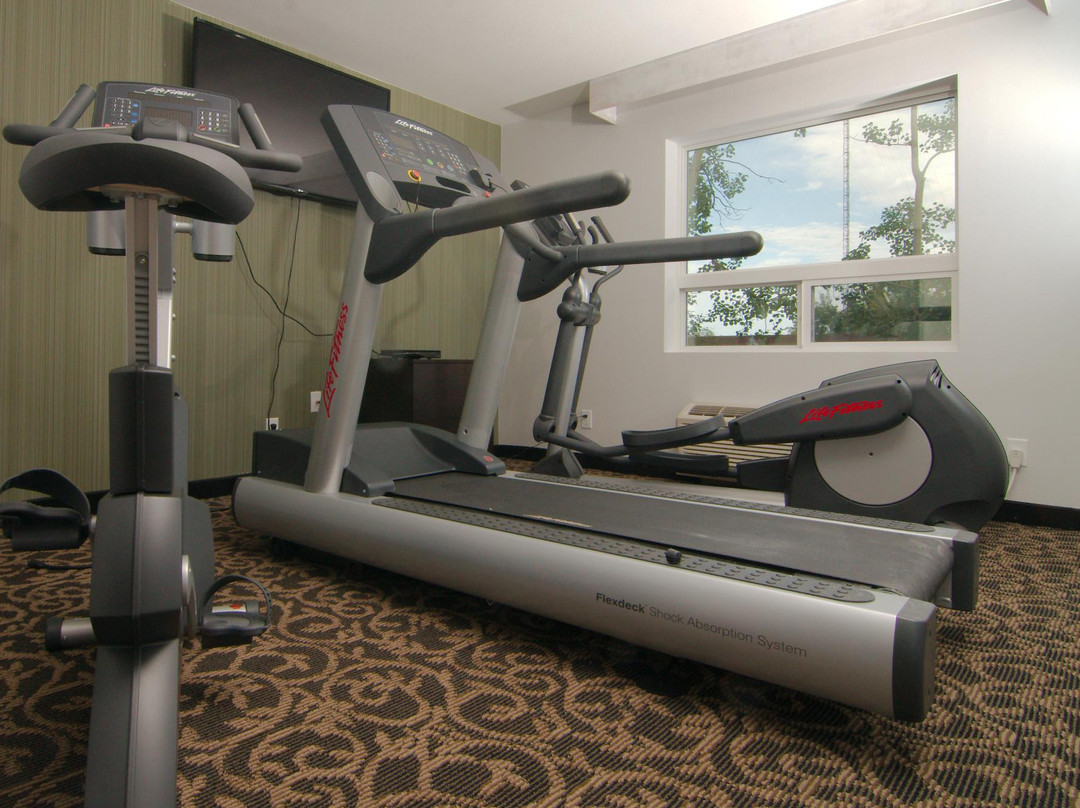 Paradise Inn & Suites Redwater主图