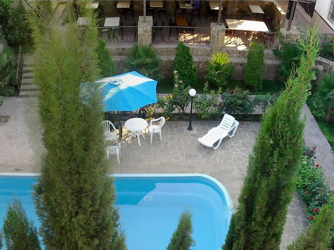 Villa Chayka