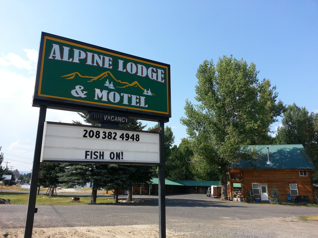 Alpine Lodge and RV主图