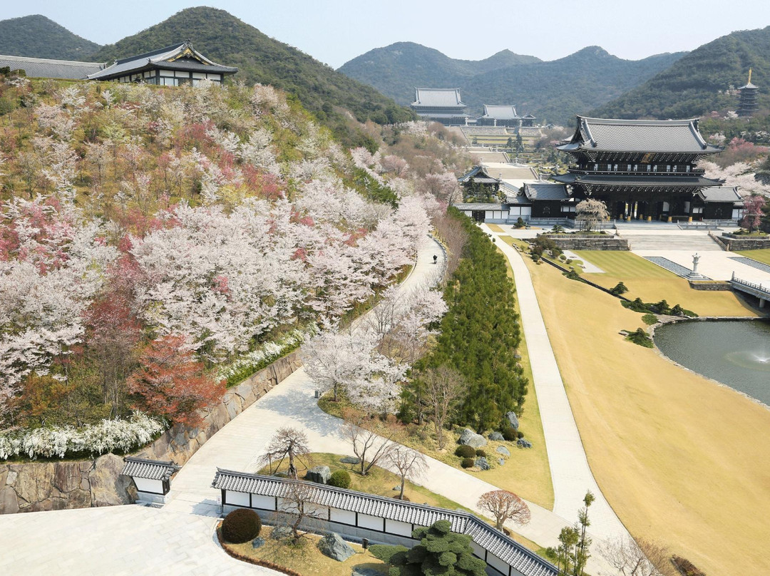 The Royal Grand Hall of Buddhism-加东市必去景点