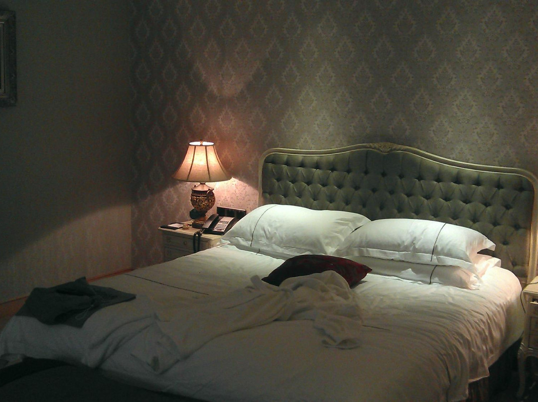 新凯莱花园大酒店主图