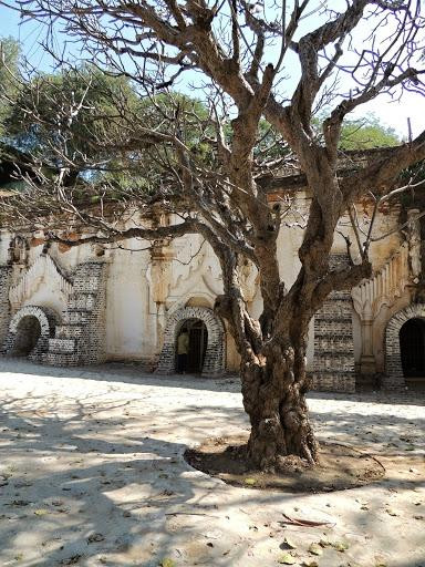 Tilawkaguru Cave Monastery-Sagaing必去景点