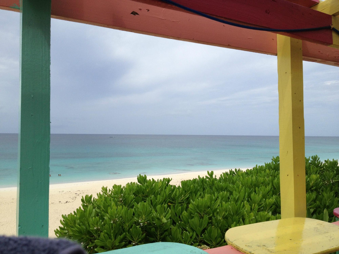 Nippers Beach Bar & Grill景点图片
