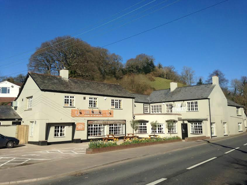 Newton Saint Cyres餐馆和美食-The Stables Pub & Dining