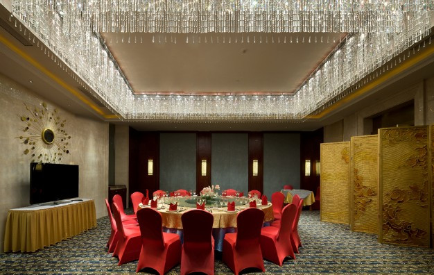 半岛温泉酒店主图