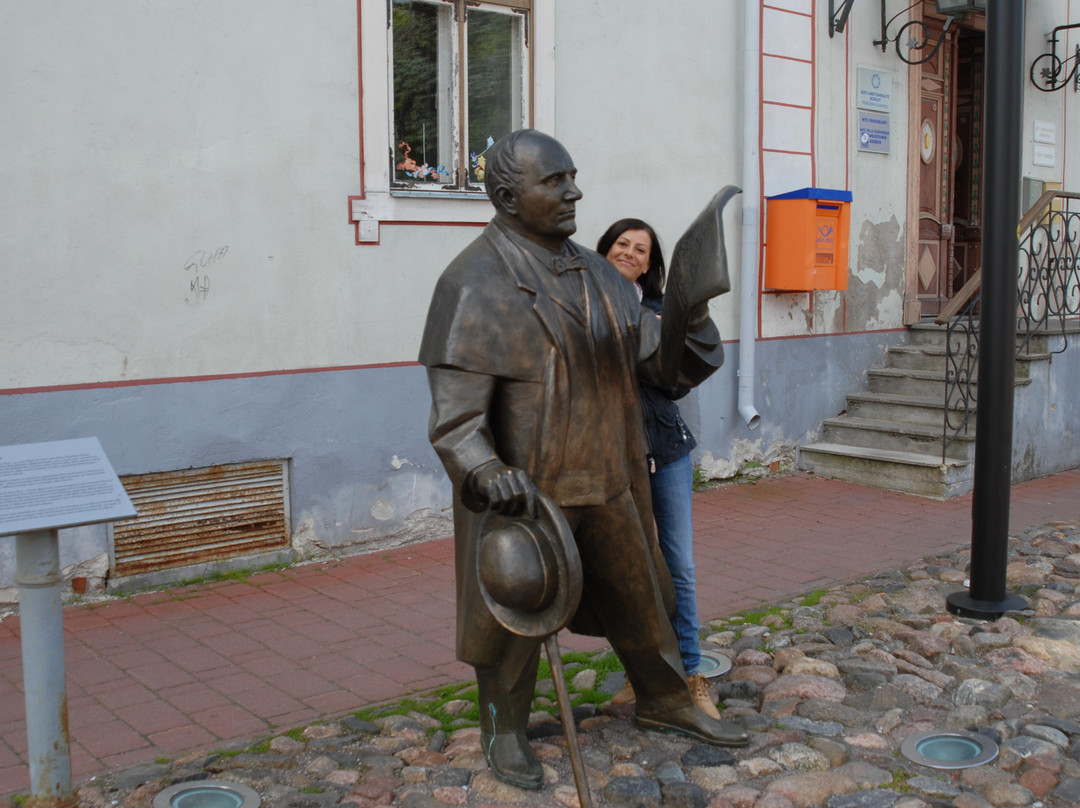 Sculpture of Johann Voldemar Jannsen-派尔努必去景点