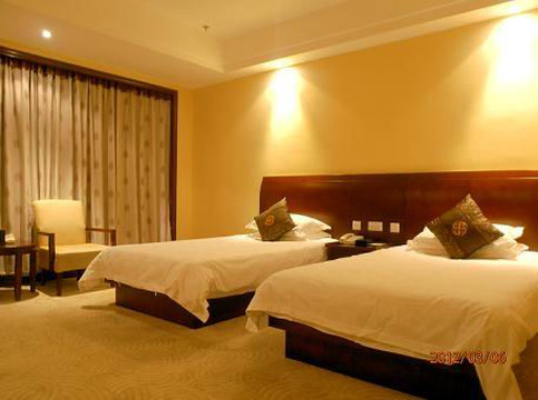 金鹰大酒店主图