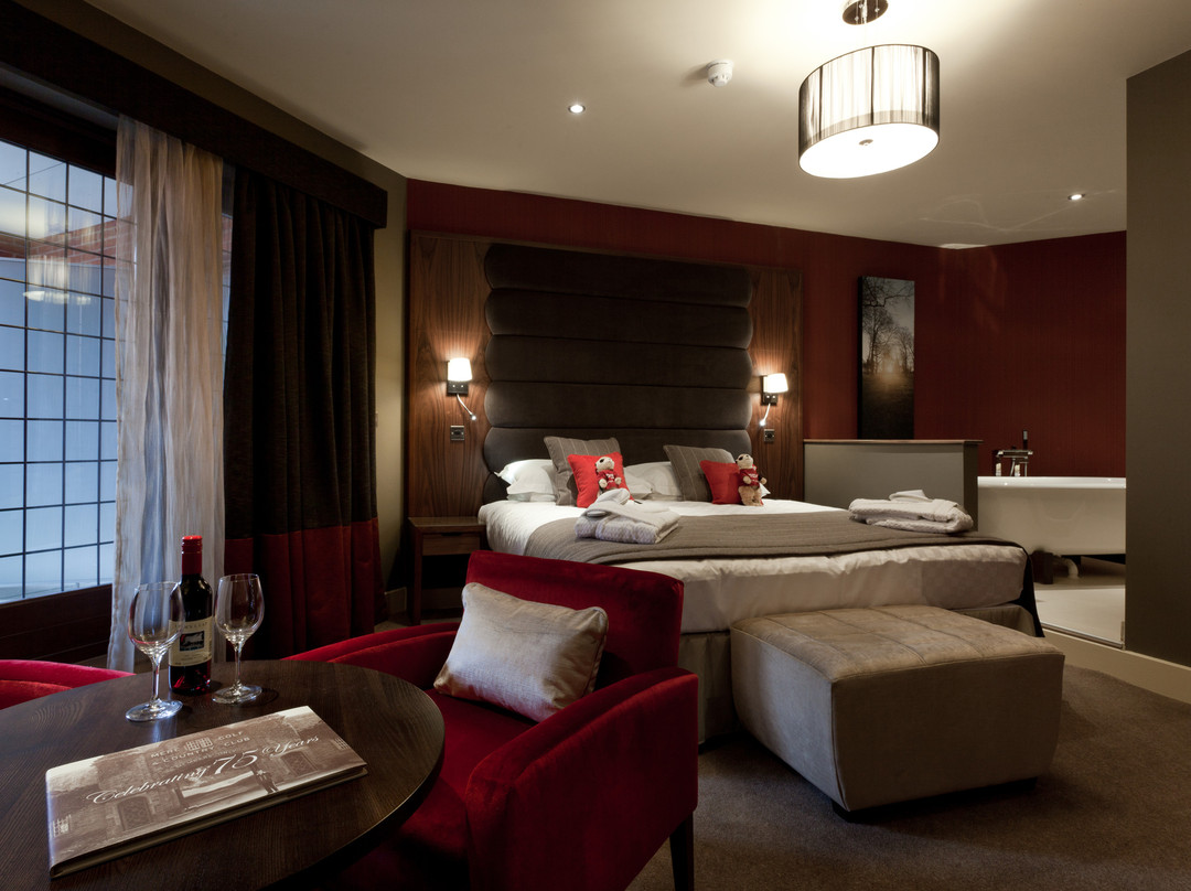 Little Bollington酒店住宿-The Mere Golf Resort and Spa