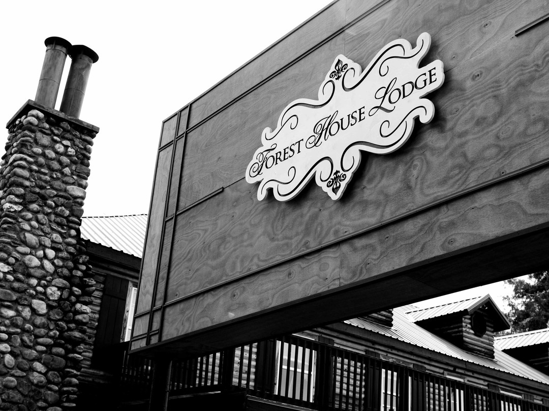 Forest House Lodge主图