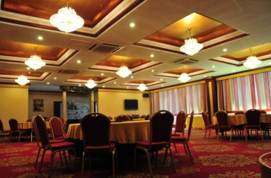 乳山银滩大酒店主图