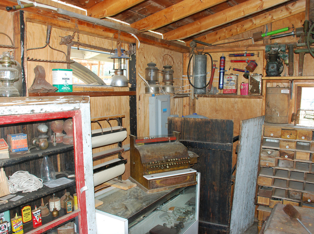 Four Mile Old West Town-卡斯特必去景点