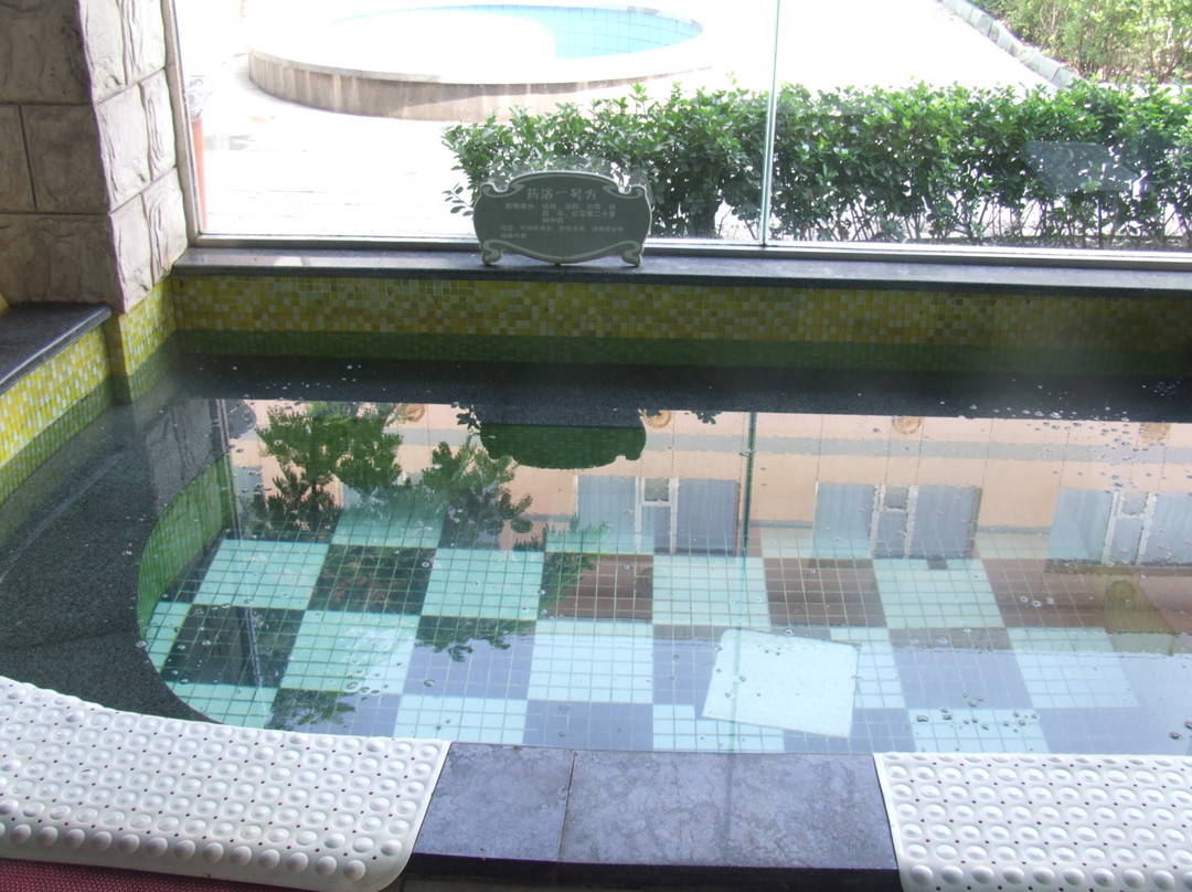 京东第一温泉度假村主图