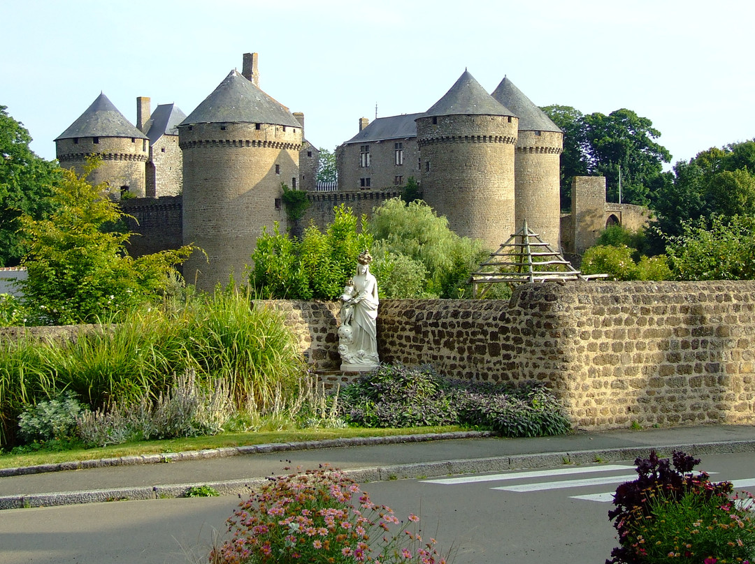 Chateau de Lassay-Lassay-les-Chateaux必去景点