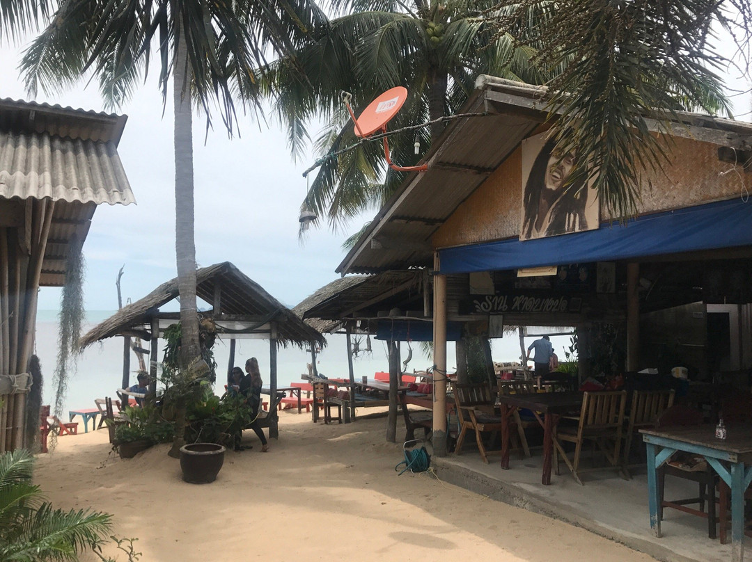 ร้านหาดบางปอ