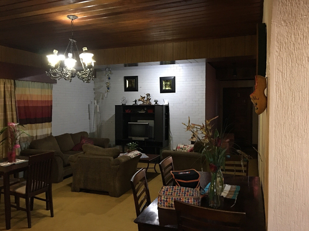 Kapangan酒店住宿-Mom's Home Bed and Breakfast