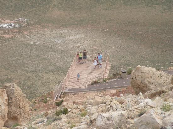 巴林杰陨石坑-温斯洛必去景点