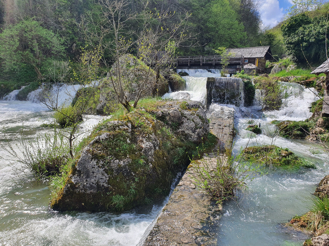 Krupa Water Falls景点图片