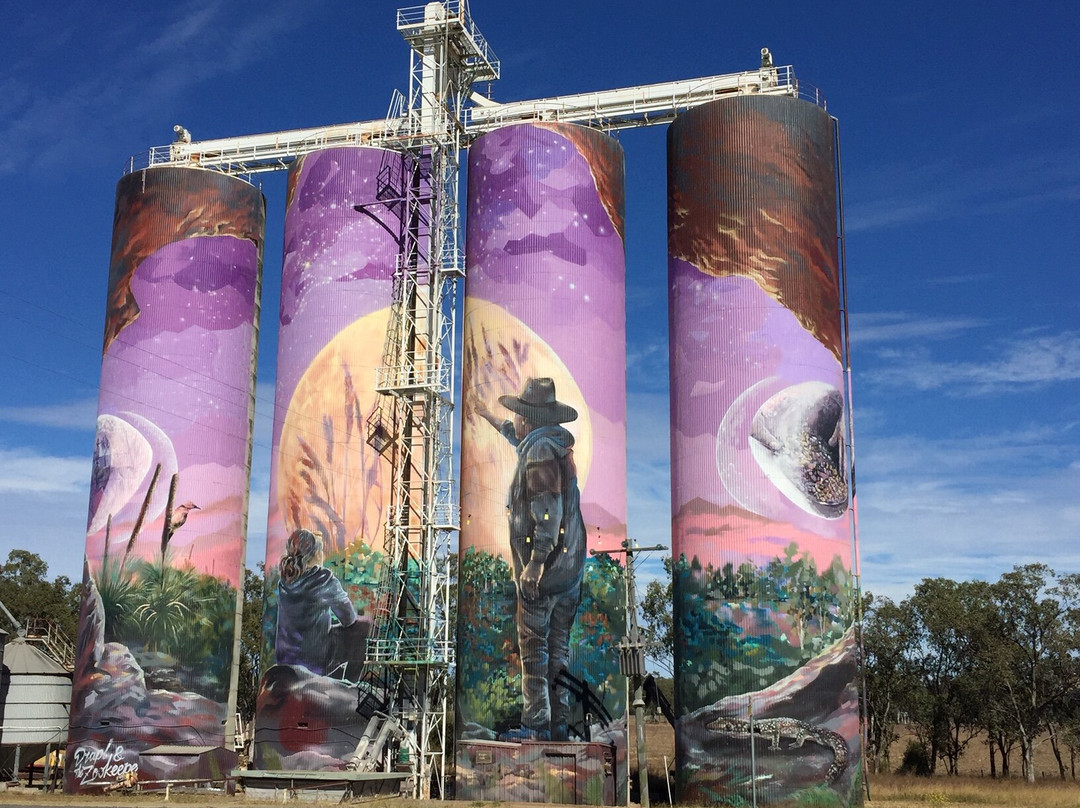 Monto Water Tower Art
