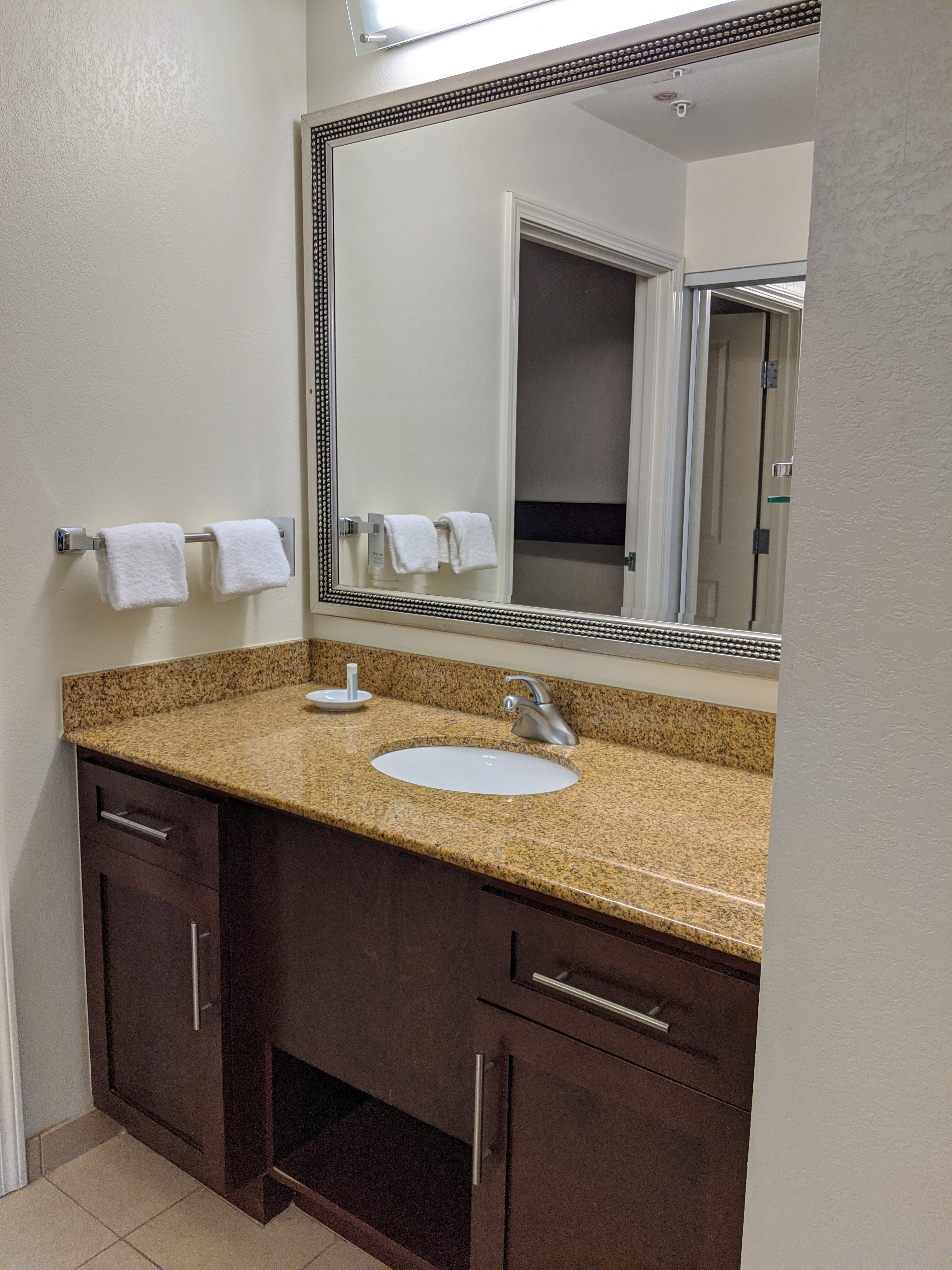 Residence Inn Franklin Cool Springs-浴室