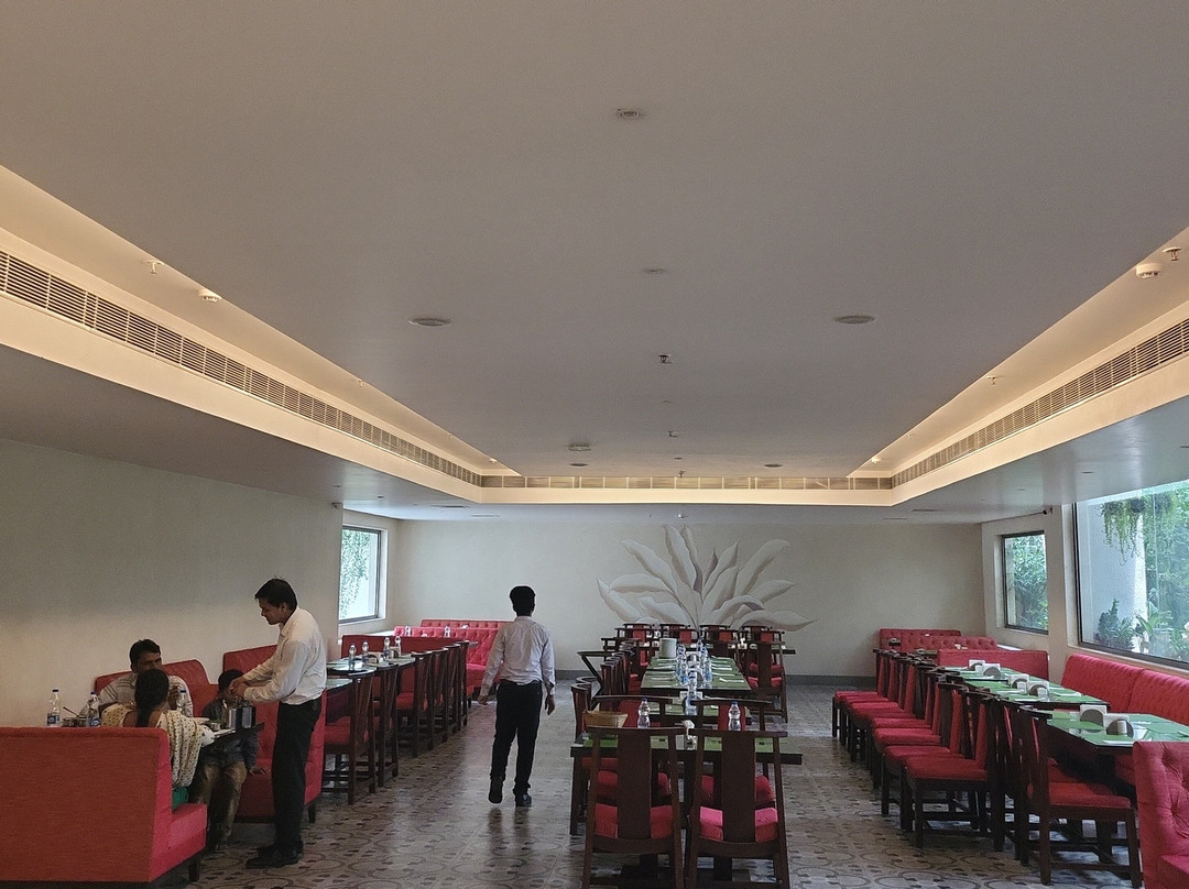 Jade Suites - Luxury Boutique Hotel主图