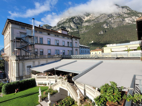 自由大酒店主图