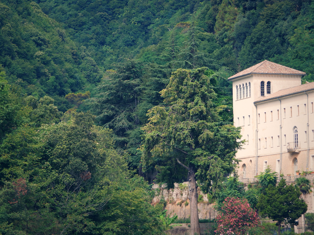 Badia della Santissima Trinita'-卡瓦德蒂雷尼必去景点