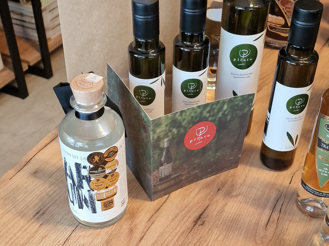 Škatulica Wine, Gift & Cigar Shop-欧帕提亚必去景点
