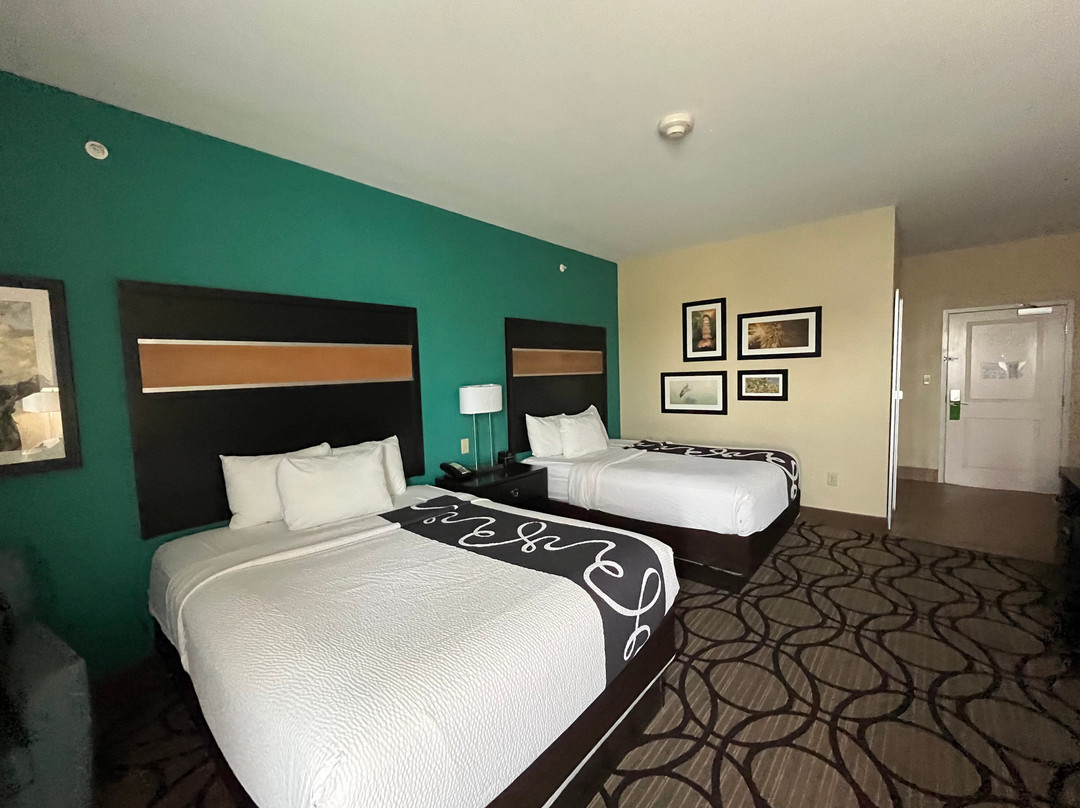 La Quinta Inn & Suites by Wyndham Carlsbad主图