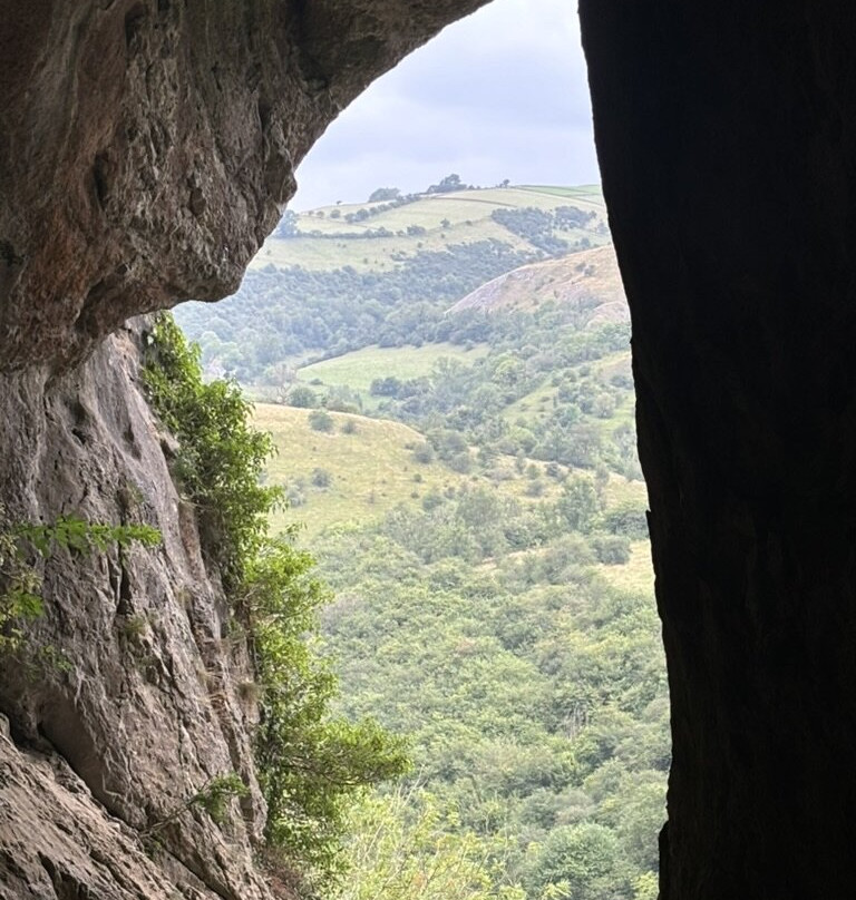 Thor's Cave景点图片