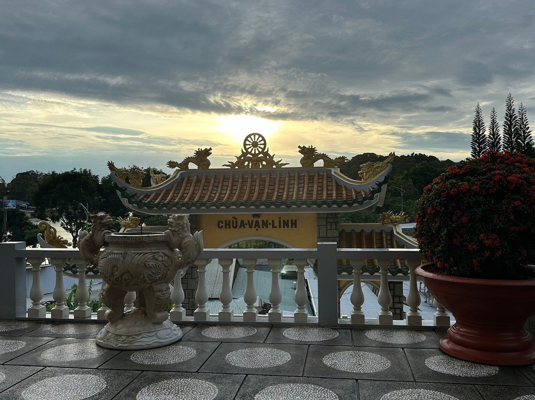 Chùa Vạn Linh-Tinh Bien必去景点