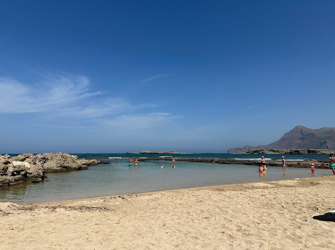 Tiny Beach Pink Sand景点图片