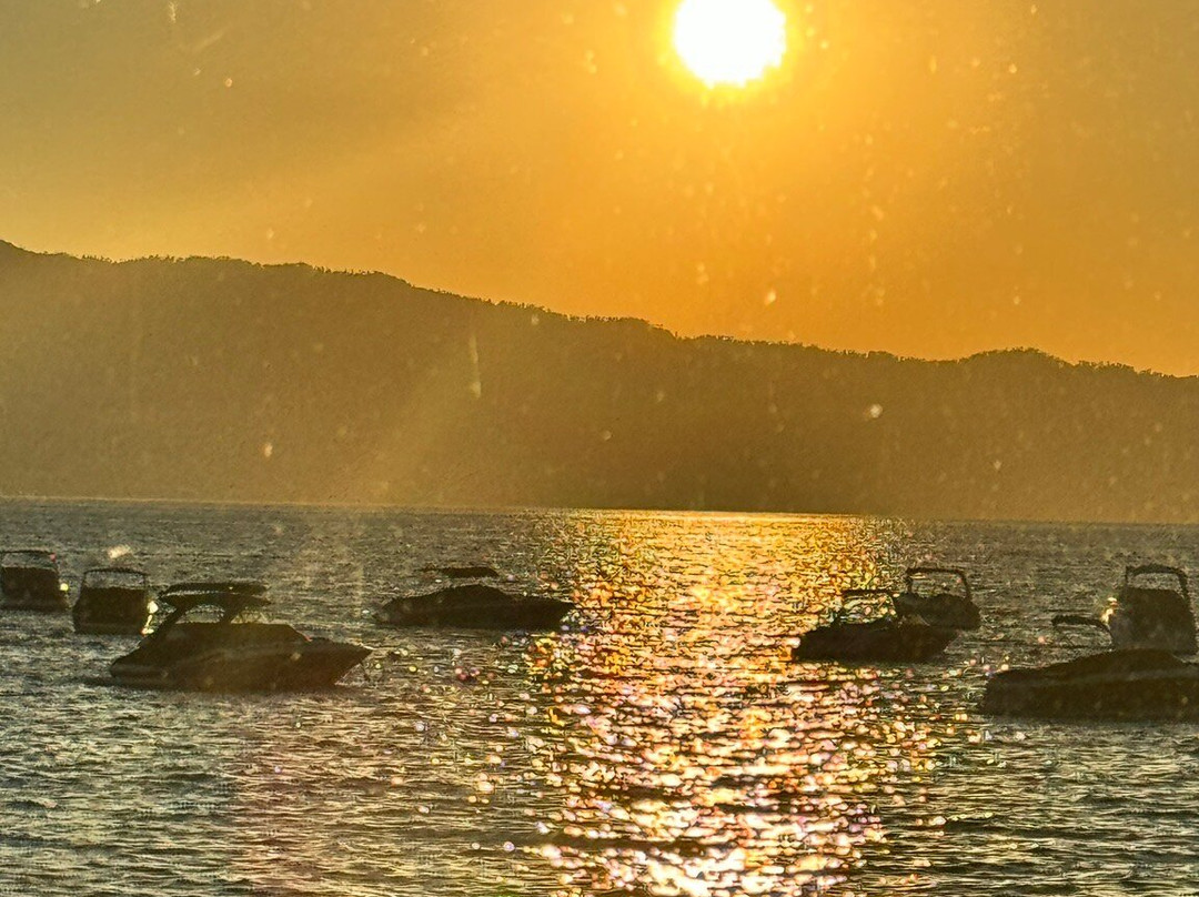 Round Hill Pines Beach and Marina-Zephyr Cove必去景点