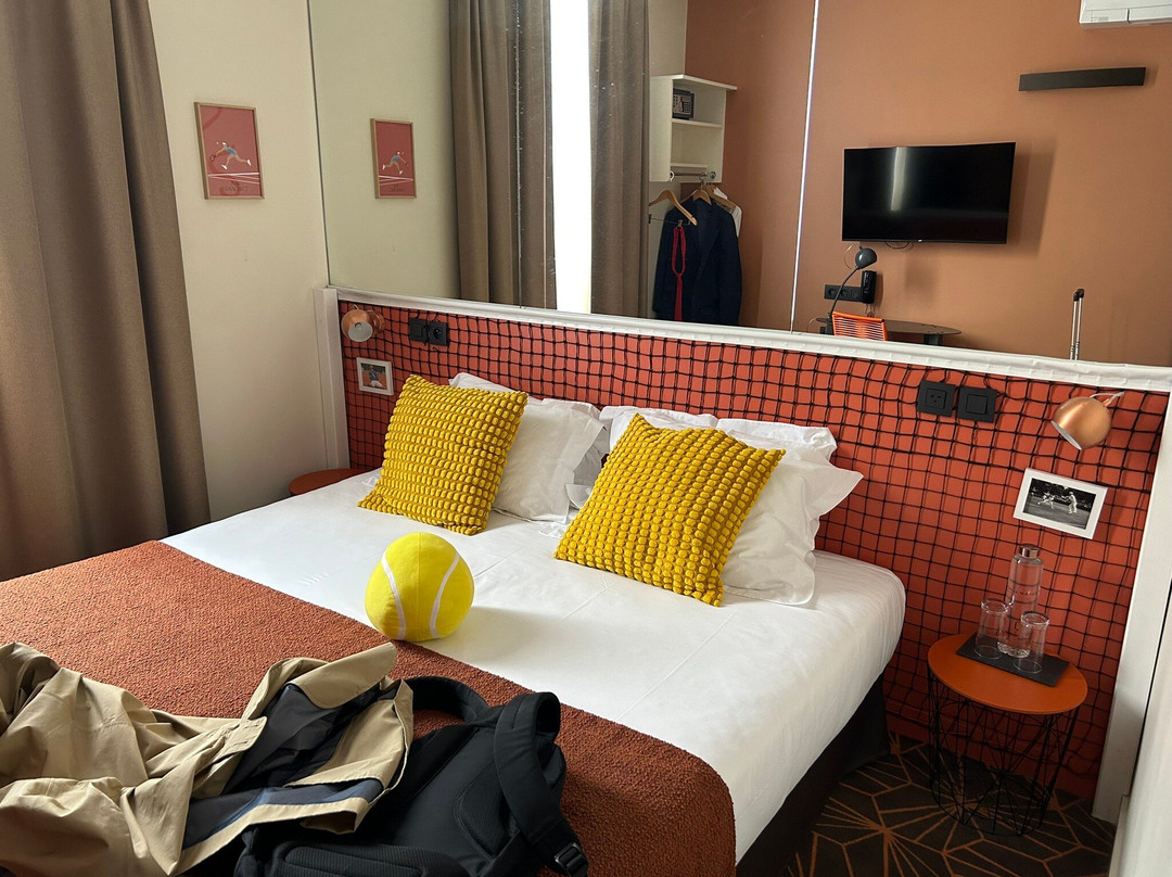 Hotel Olympic Paris Boulogne by Patrick Hayat主图