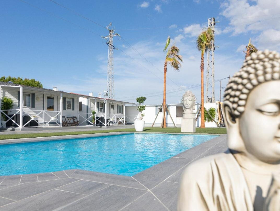 Bungalows Buda Beach
