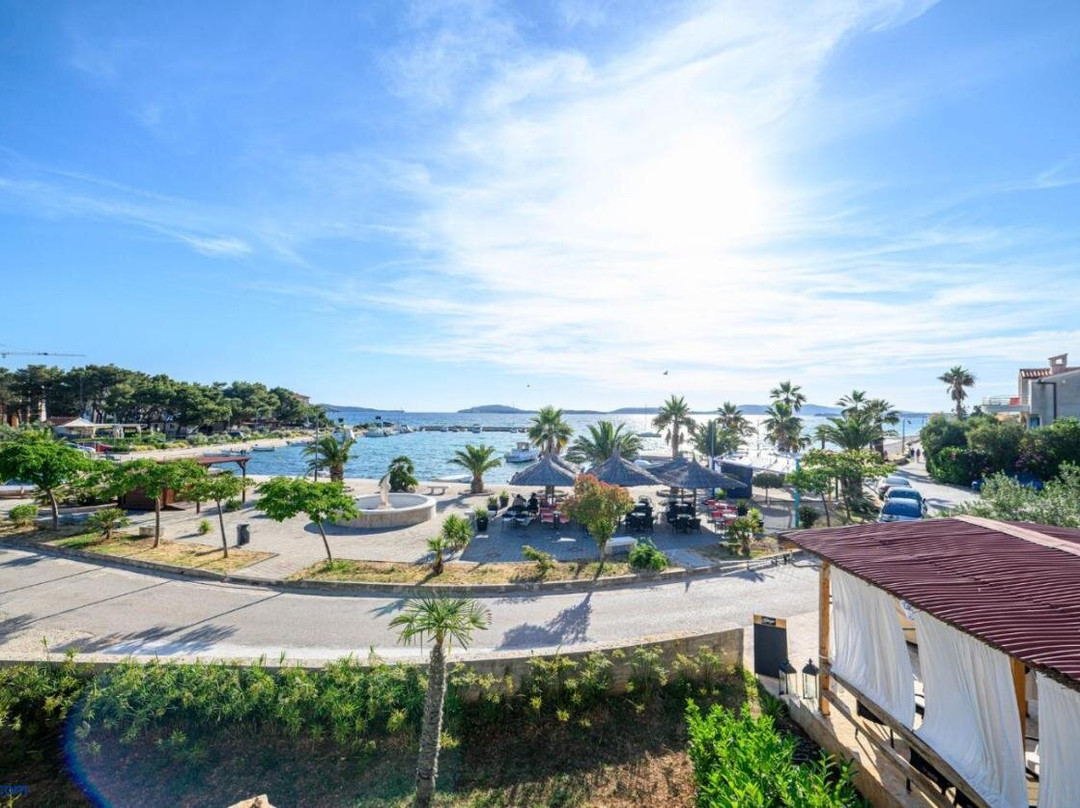 Apartments Oto