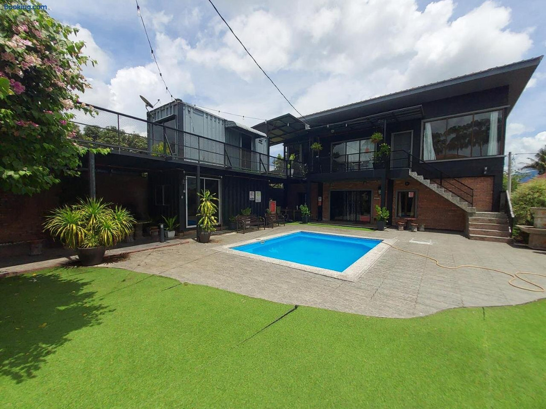 Safar House & Cabin