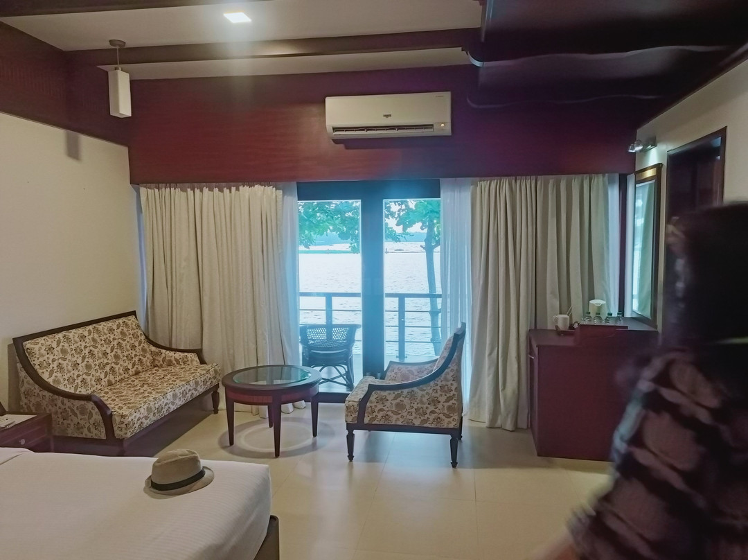 湖宫 - 豪华回水渡假村主图