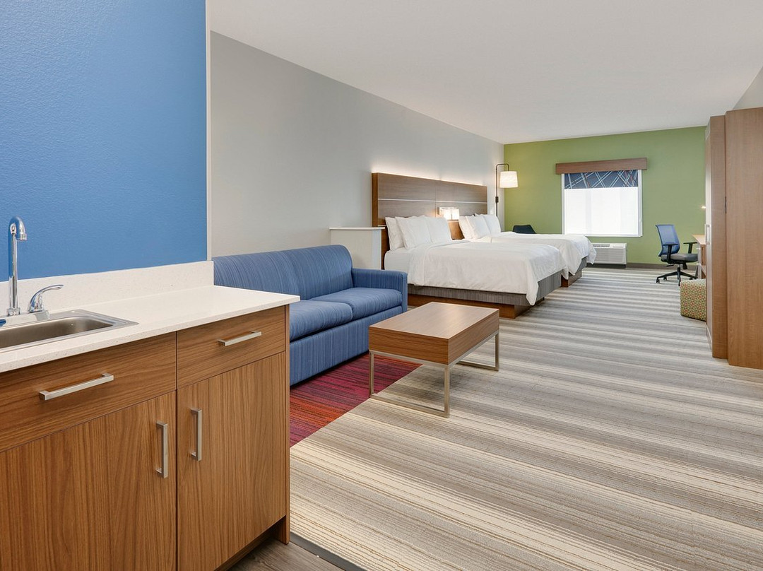 Holiday Inn Express & Suites Denton North By IHG主图