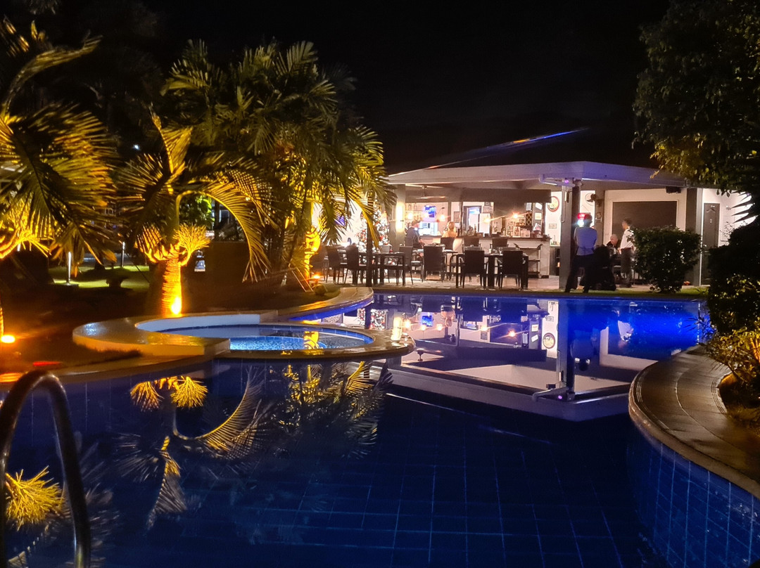 阿罗那皇家棕榈度假酒店主图